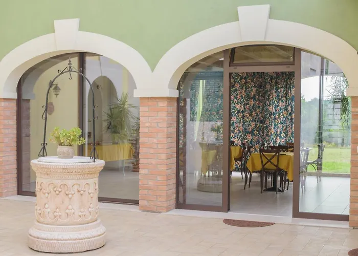 Paradiso Degli Ulivi B&B